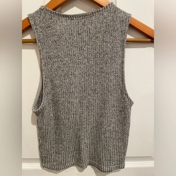 Women’s Forever 21 Boho Knit Black And White Crop Heathered Tank, Size Small - Picture 2 of 5